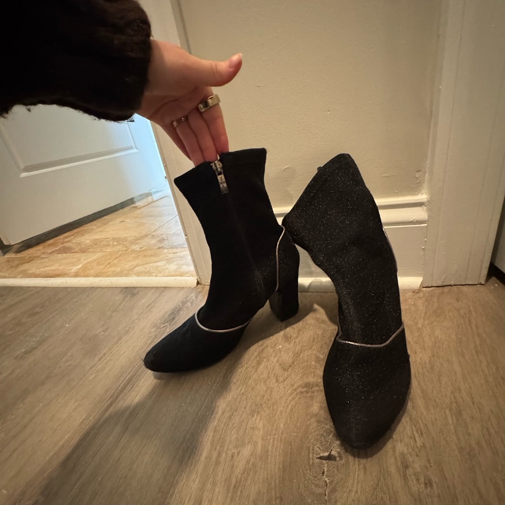 Elegant Black Ankle Boots